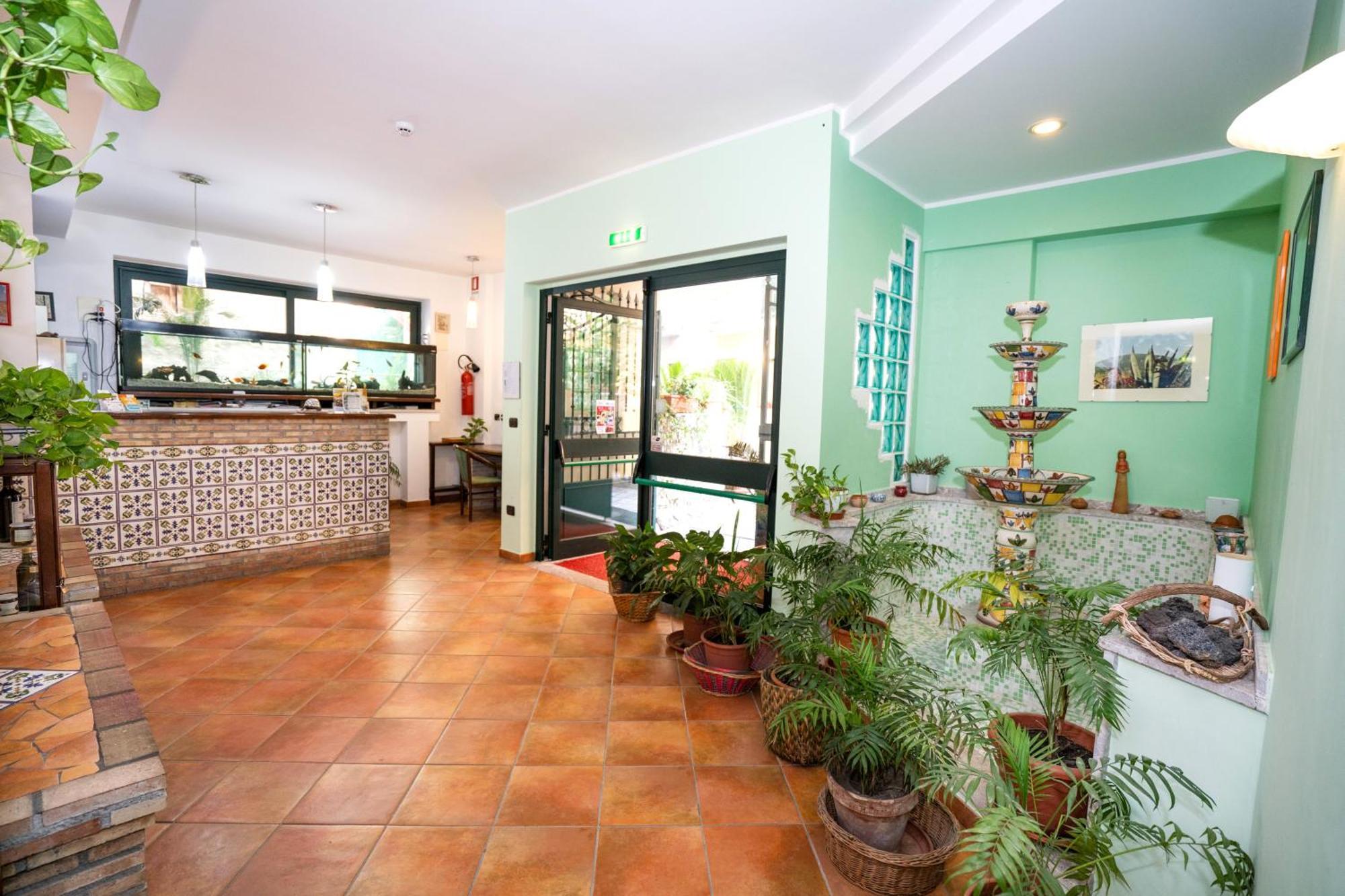 Le Tartarughe Aparthotel Letojanni Εξωτερικό φωτογραφία