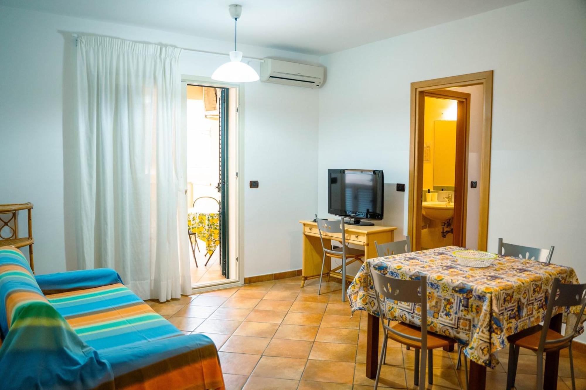 Le Tartarughe Aparthotel Letojanni Εξωτερικό φωτογραφία